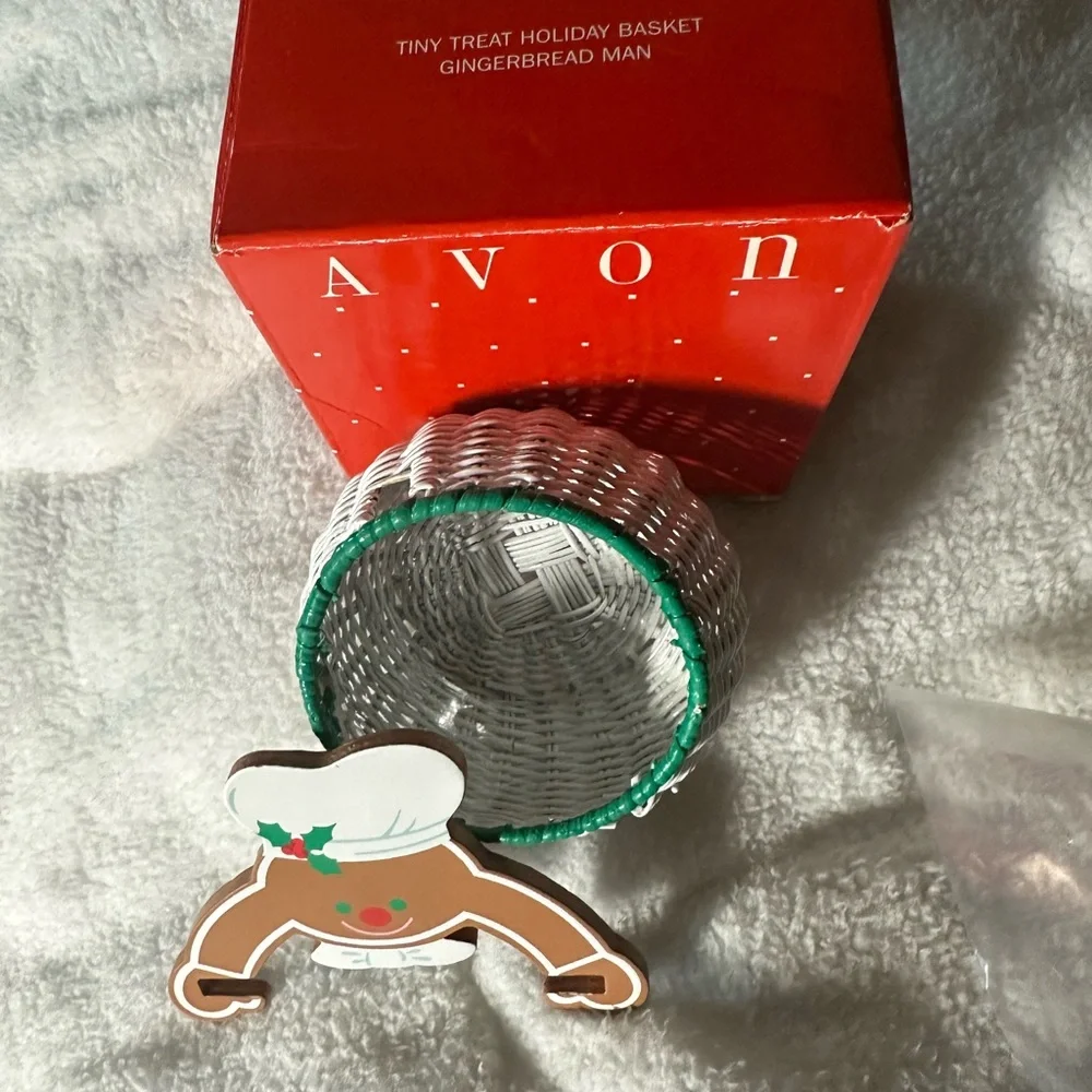 Avon Red Holiday Wicker Basket